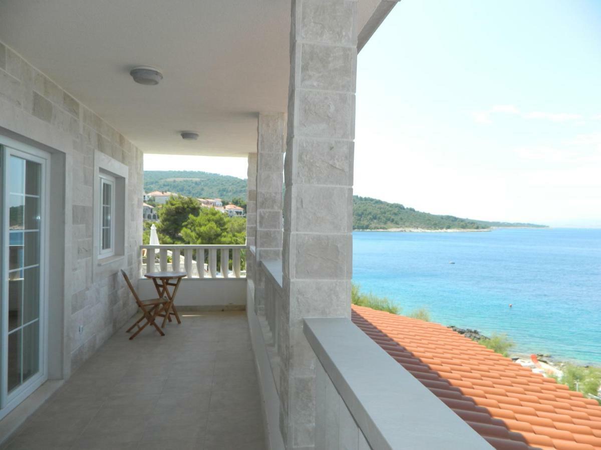 Schoenes Ferienhaus Direkt Am Meer ストモルスカ エクステリア 写真