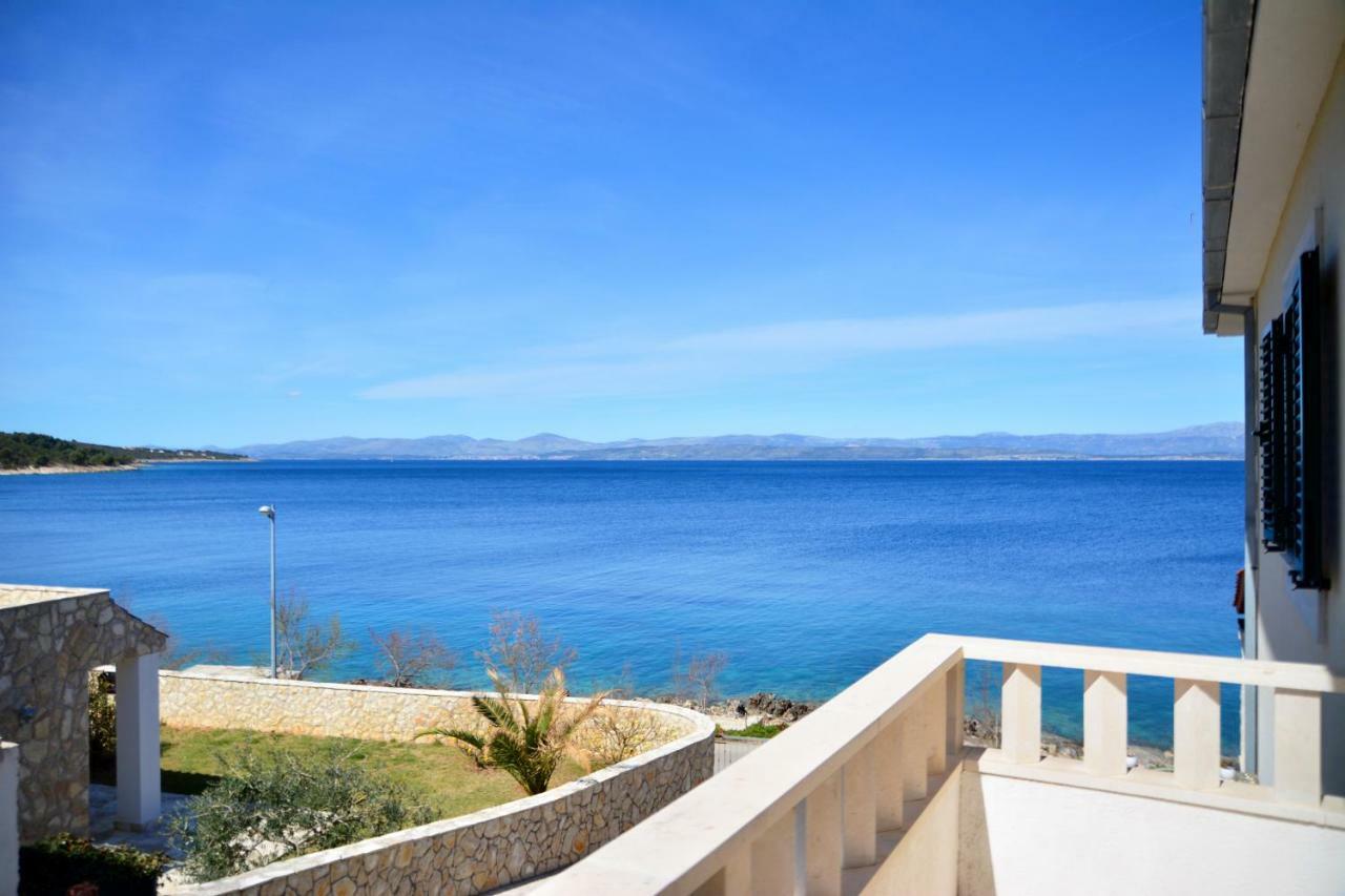 Schoenes Ferienhaus Direkt Am Meer ストモルスカ エクステリア 写真